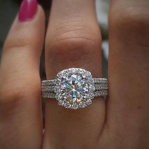 Trendy Women Rings with Brilliant Cubic Zirconia Luxury Engagement Rings Fashion